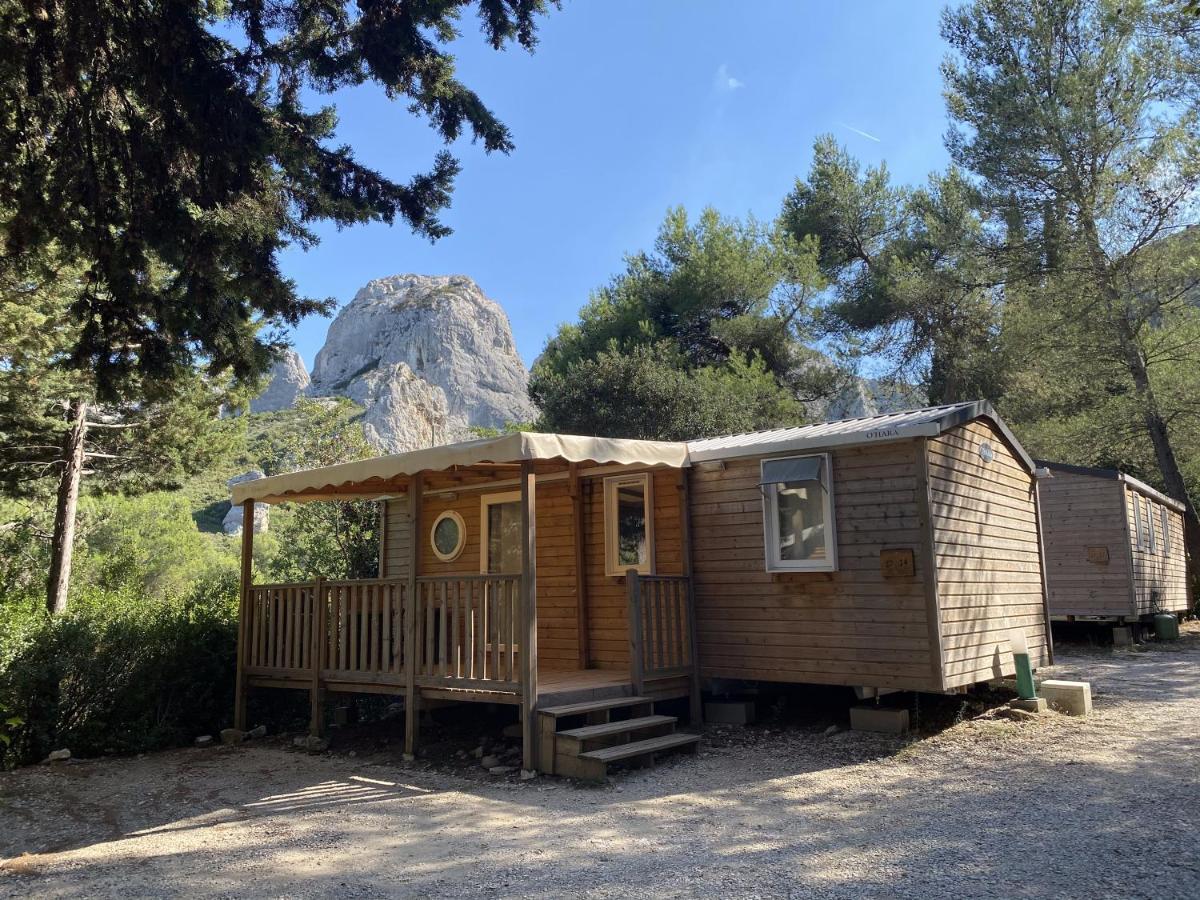 Camping De La Vallee Heureuse Orgon Ngoại thất bức ảnh