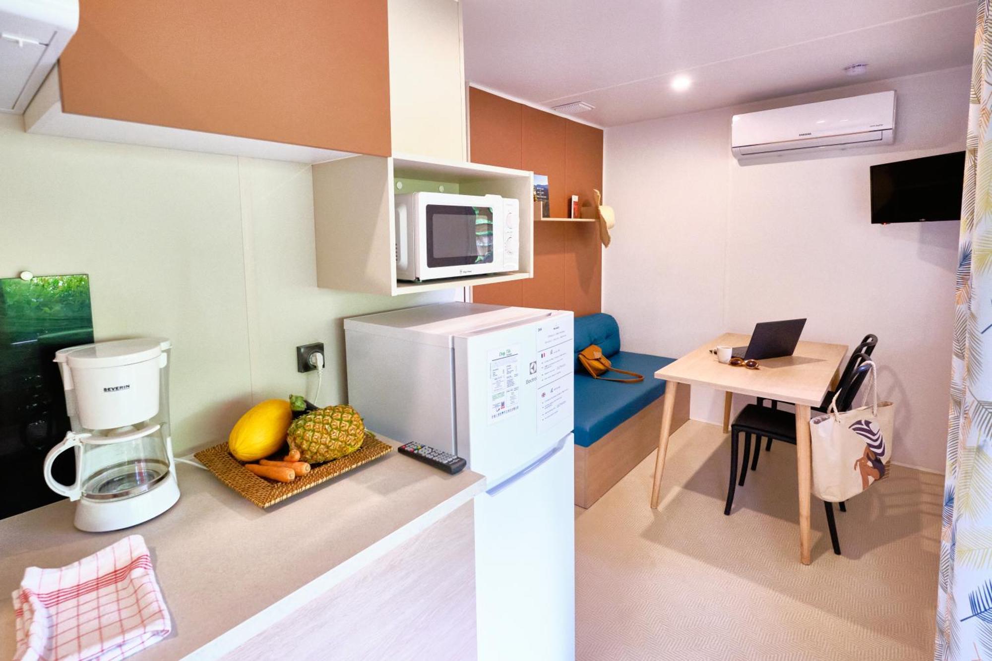 Camping De La Vallee Heureuse Orgon Ngoại thất bức ảnh