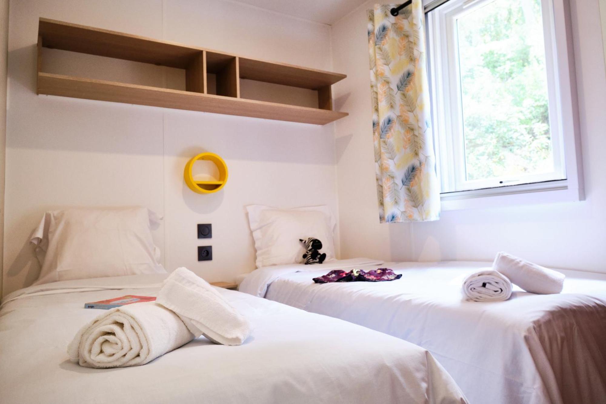 Camping De La Vallee Heureuse Orgon Ngoại thất bức ảnh