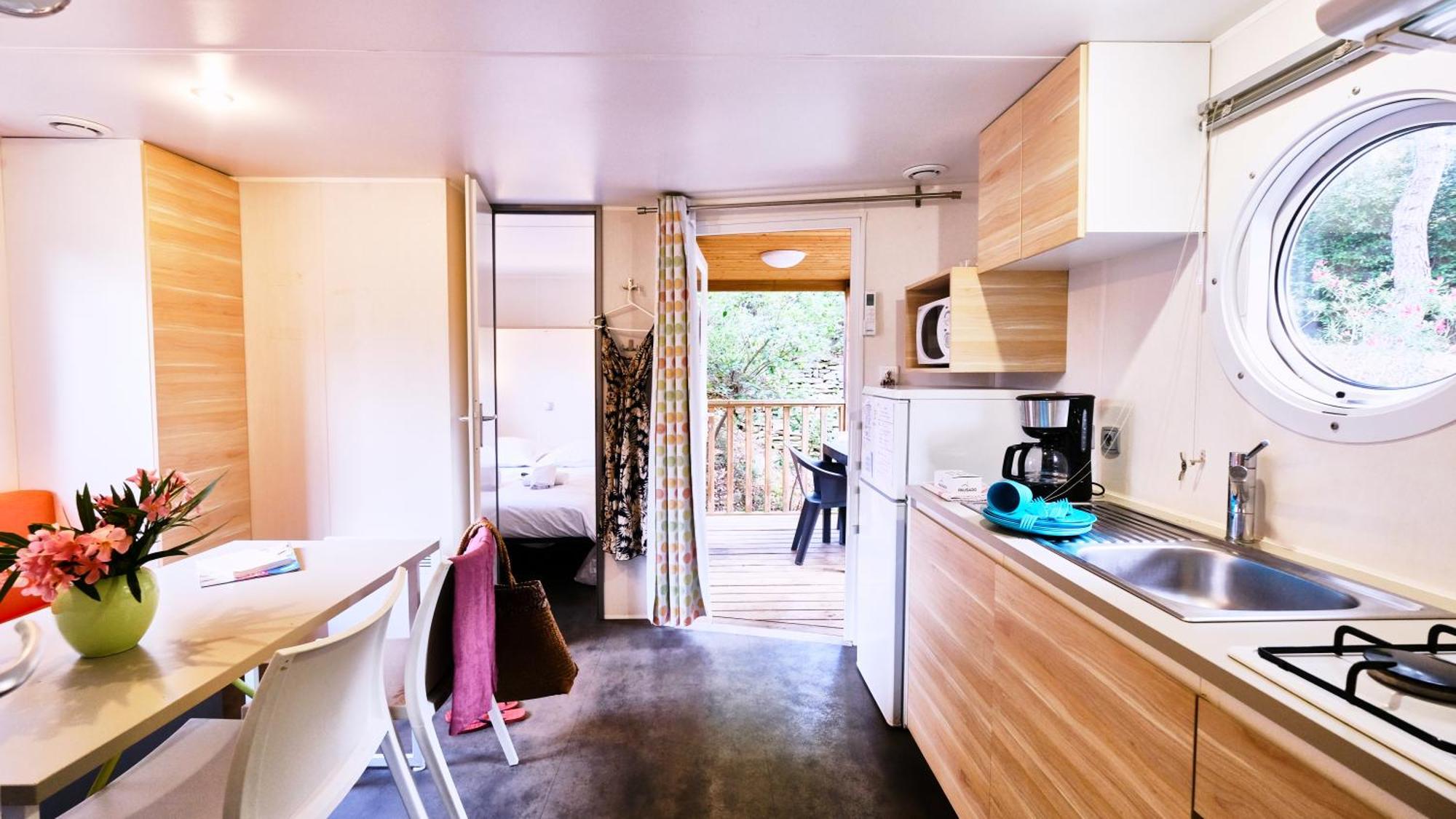 Camping De La Vallee Heureuse Orgon Ngoại thất bức ảnh