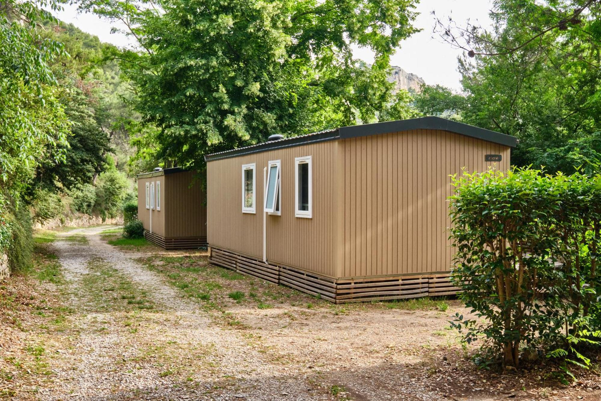 Camping De La Vallee Heureuse Orgon Ngoại thất bức ảnh